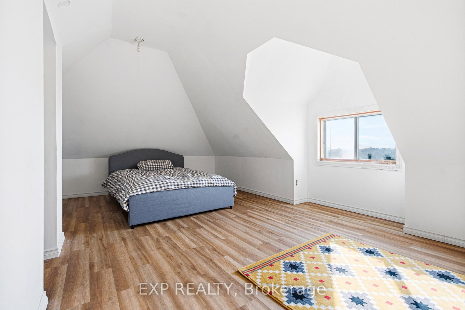 1663 Bank Street - Photo 26