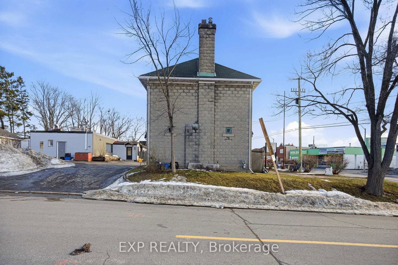 1663 Bank Street - Photo 28