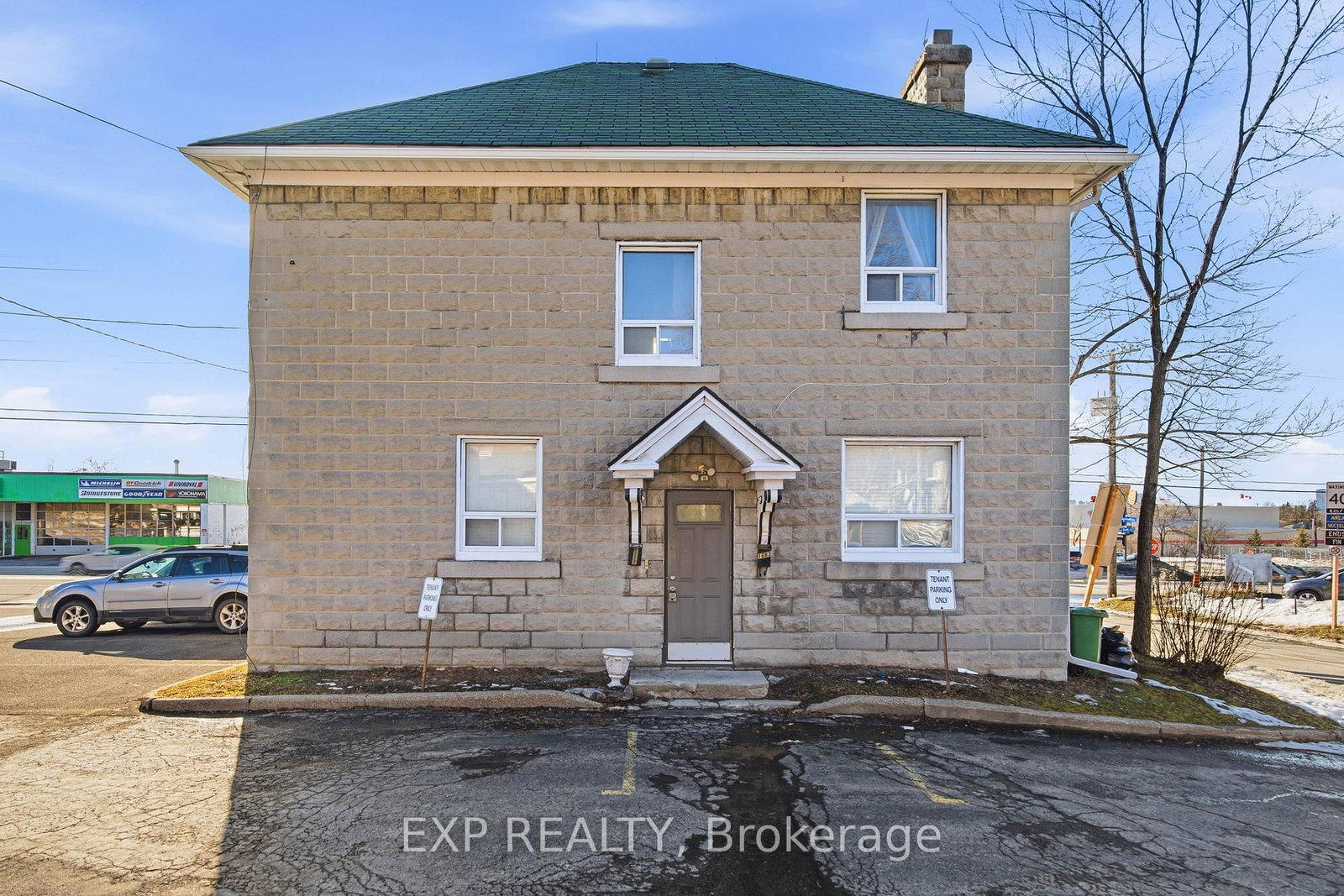 1663 Bank Street - Photo 4