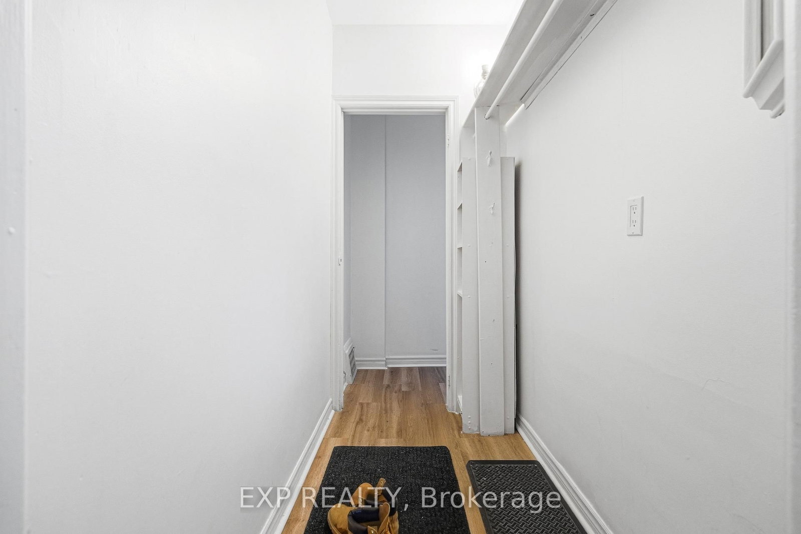 1663 Bank Street - Photo 6