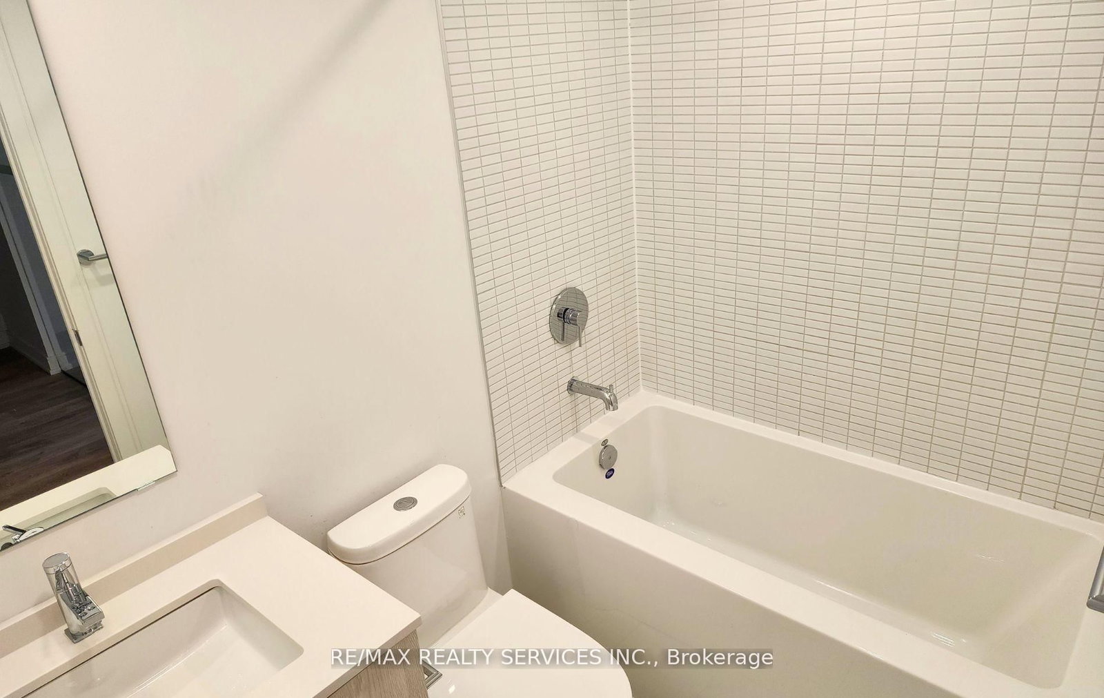 Condo for sale at 410-1 Jarvis Street, Hamilton, Ontario, L8R 0A8 - Beasley - MLS: X12873692