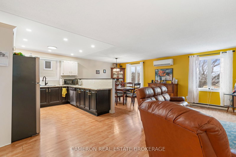 200 Ellen Ave, Cornwall, K6J 3L7 | Image 3