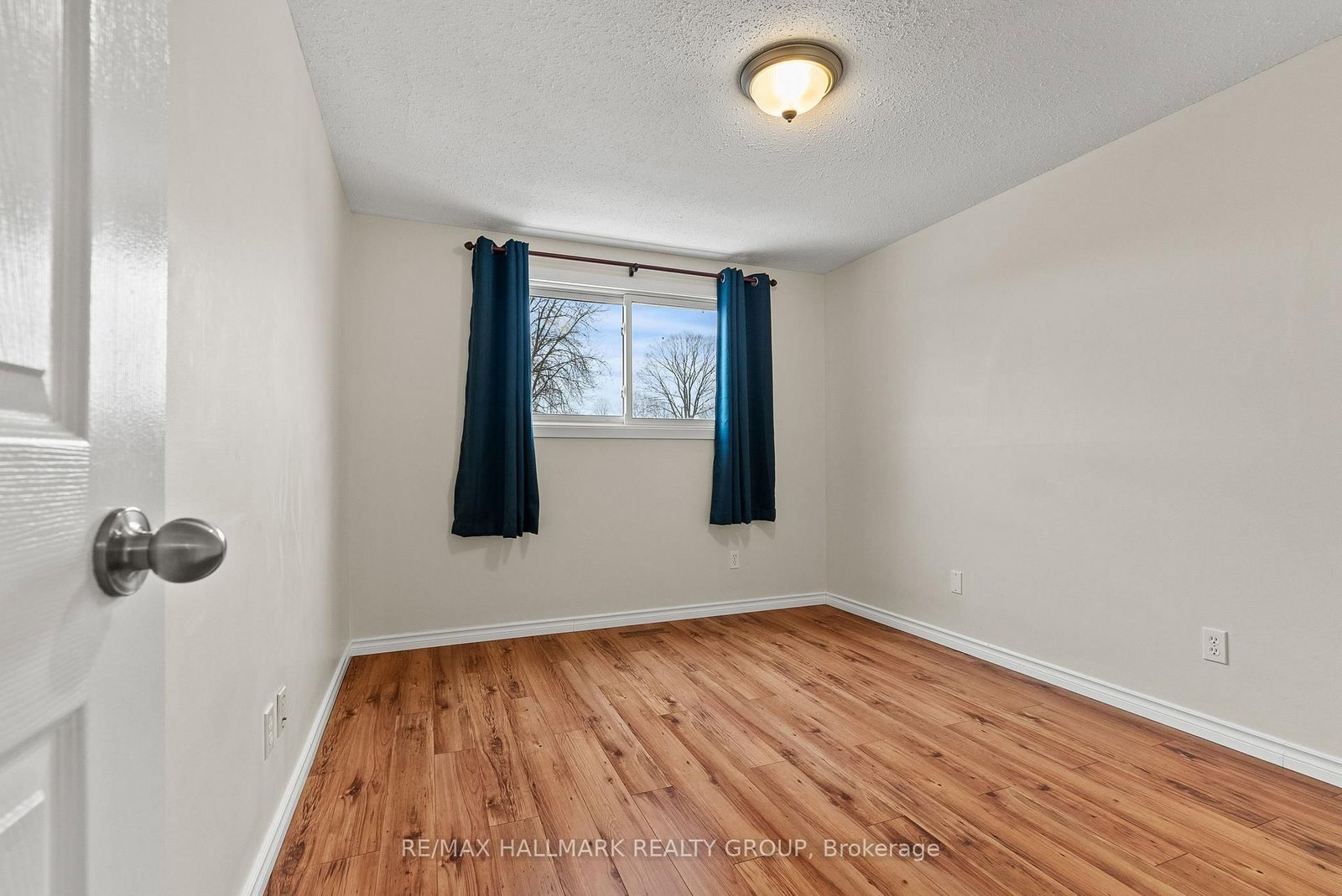 Townhouse for sale at 14-405 MONTFORT Street, Ottawa, Ontario, K1L 8G8 - Vanier - MLS: X12873718