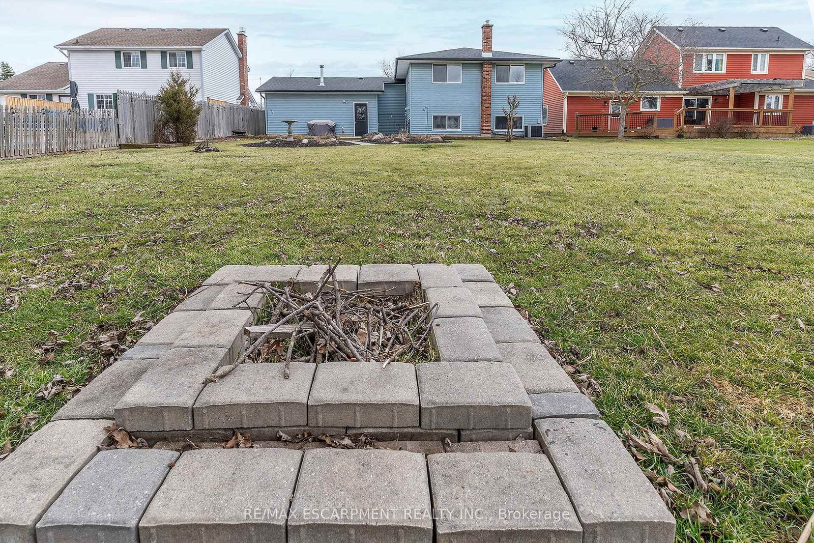 Detached House for sale at 461 Belleair Boulevard, Fort Erie, Ontario, L0S 1N0 - Ridgeway - MLS: X12873742