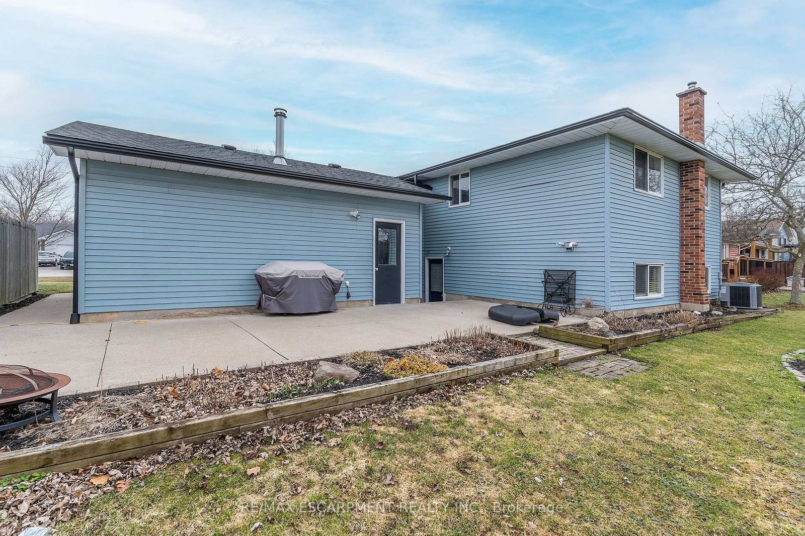 Detached House for sale at 461 Belleair Boulevard, Fort Erie, Ontario, L0S 1N0 - Ridgeway - MLS: X12873742