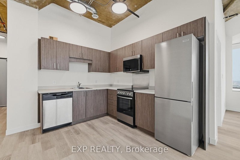 315 - 30 Duke St W, Kitchener, N2H 3W5 | Image 2