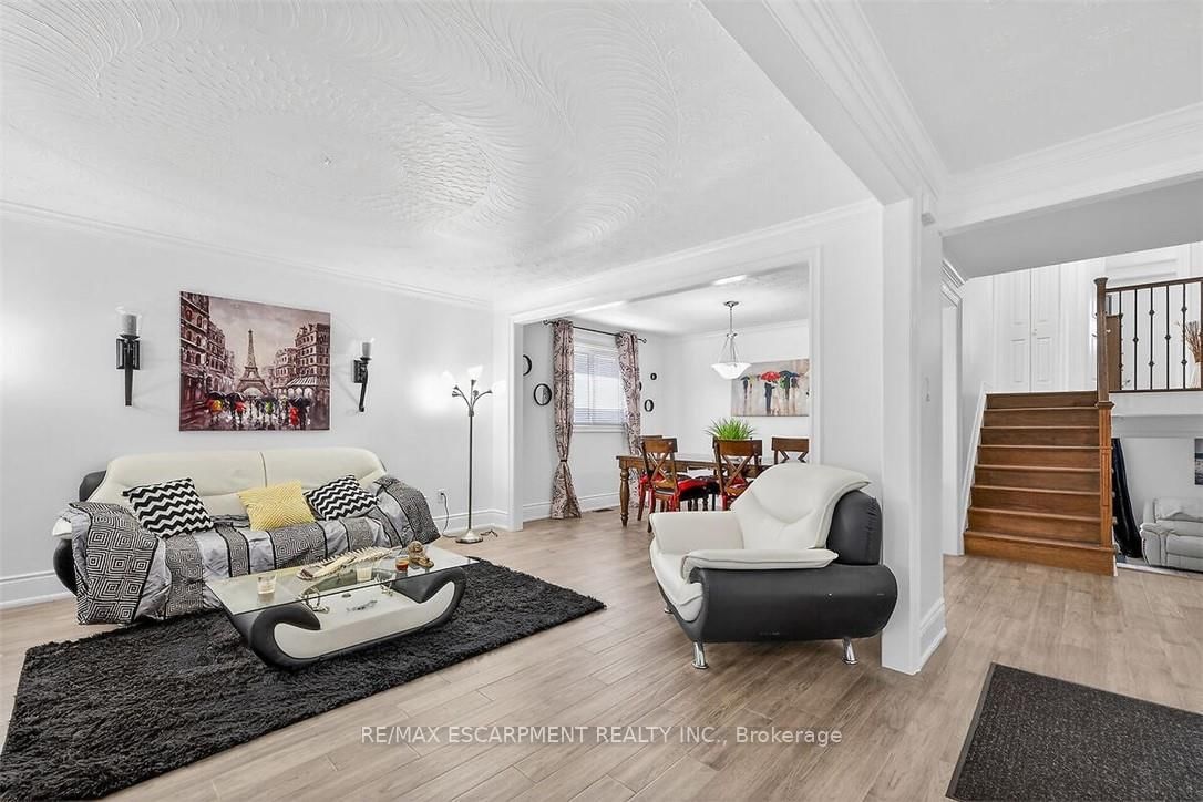 Detached House for sale at 28 Tara Court, Hamilton, Ontario, L8K 6E6 - Gershome - MLS: X12873902