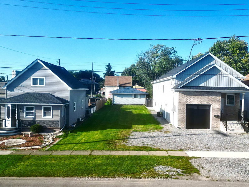 44 Chestnut St, Port Colborne, L3K 1R4 | Image 3