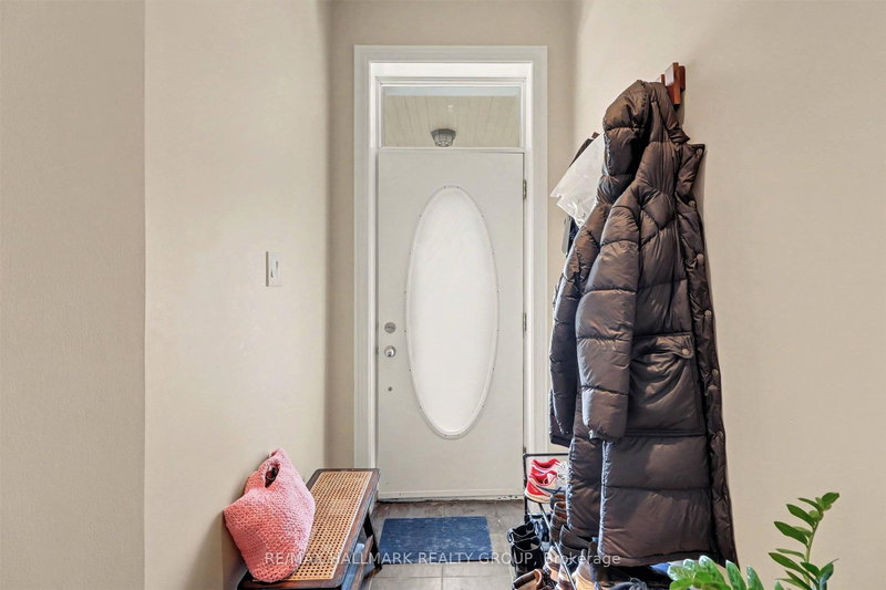 34 Lewis St, Ottawa, K2P 0S3 | Image 3