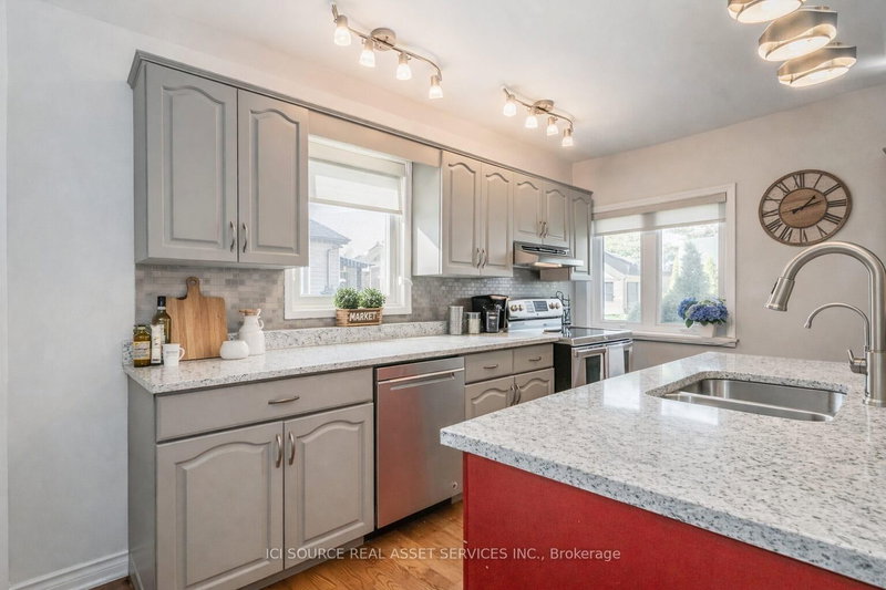 Upper - 192 Edwin St, Kitchener, N2H 4P2 | Image 2