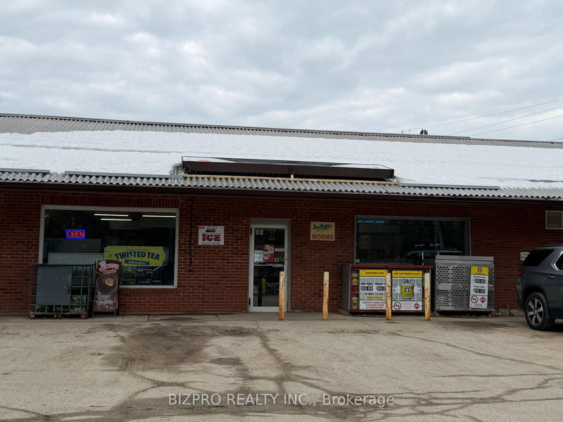 B - 385 Bethune Dr N, Gravenhurst, P1P 1B8 | Image 2