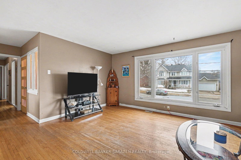 2091 Lenester Ave, Ottawa, K2A 1K9 | Image 3