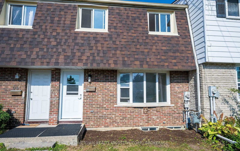 home for sale on 983 Oakview Avenue