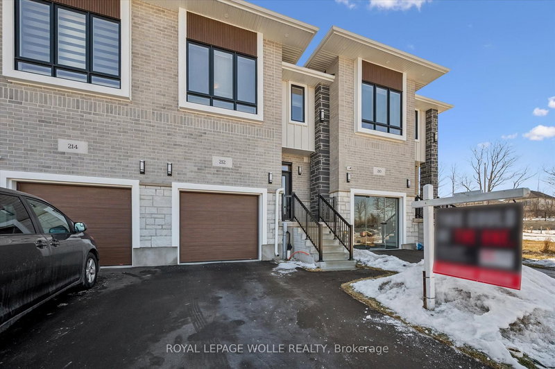 212 Green Gate Blvd, Cambridge, N1T 0H5 | Image 2