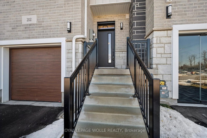 212 Green Gate Blvd, Cambridge, N1T 0H5 | Image 3