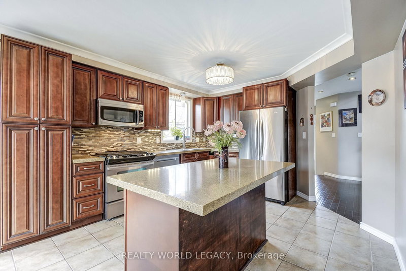 15 Waffler Cres, Cambridge, N1P 1H6 | Image 2