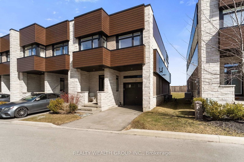 23 - 35 Midhurst Hts, Hamilton, L8J 0K9 | Image 2