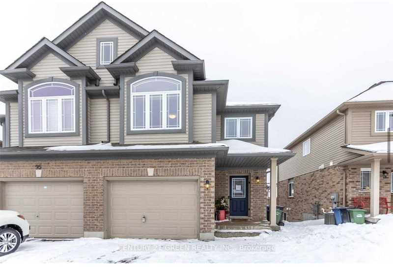 home for lease on Main-93 Oakes Crescent