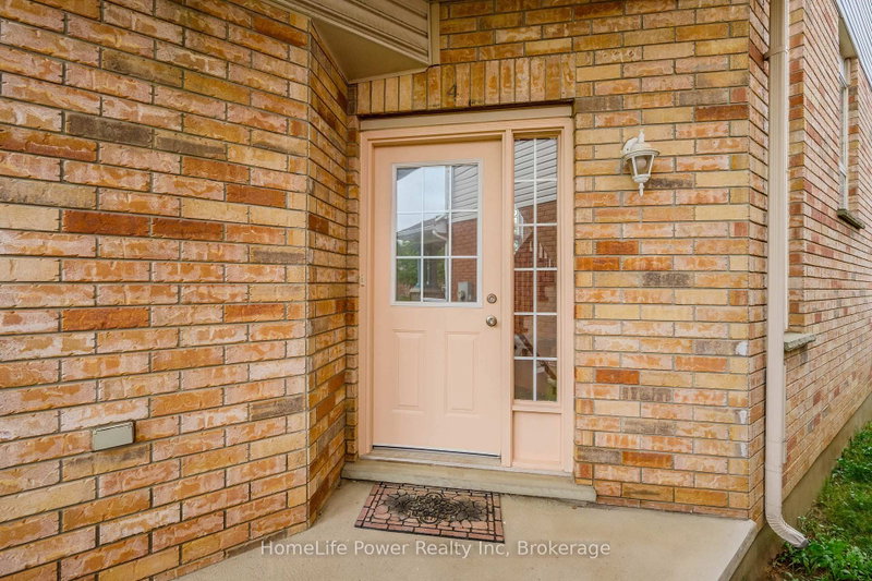 4 DARLING Crescent
