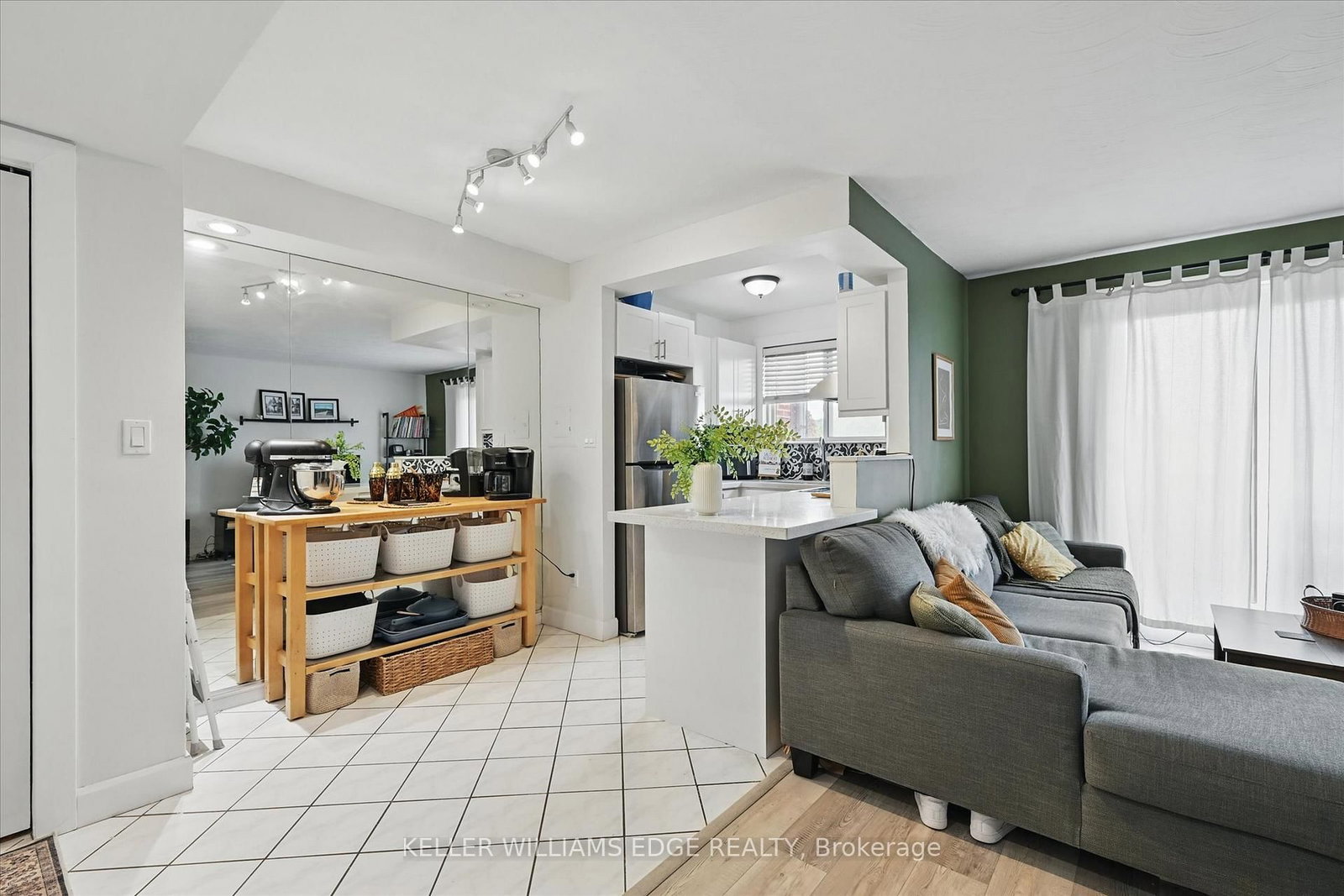 Condo for sale at 43-2373 King Street, Hamilton, Ontario, L8K 1X9 - Glenview - MLS: X12875894