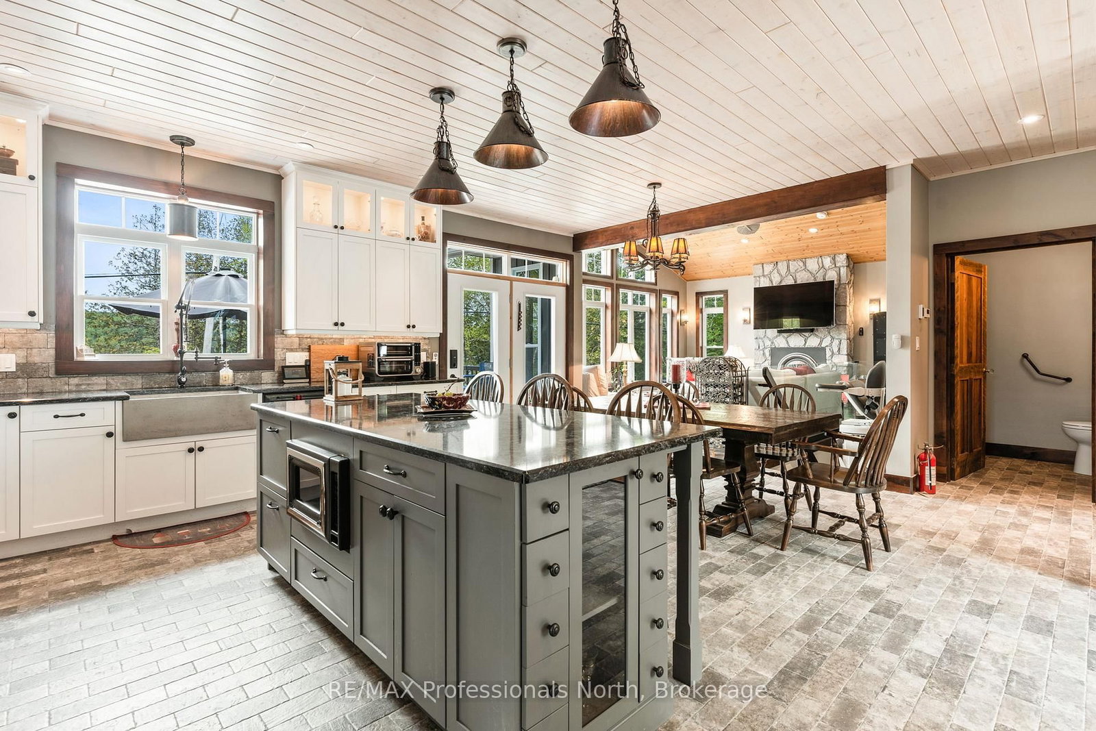 1167 Eagle Lake Road • Dysart et al, ON photo 11