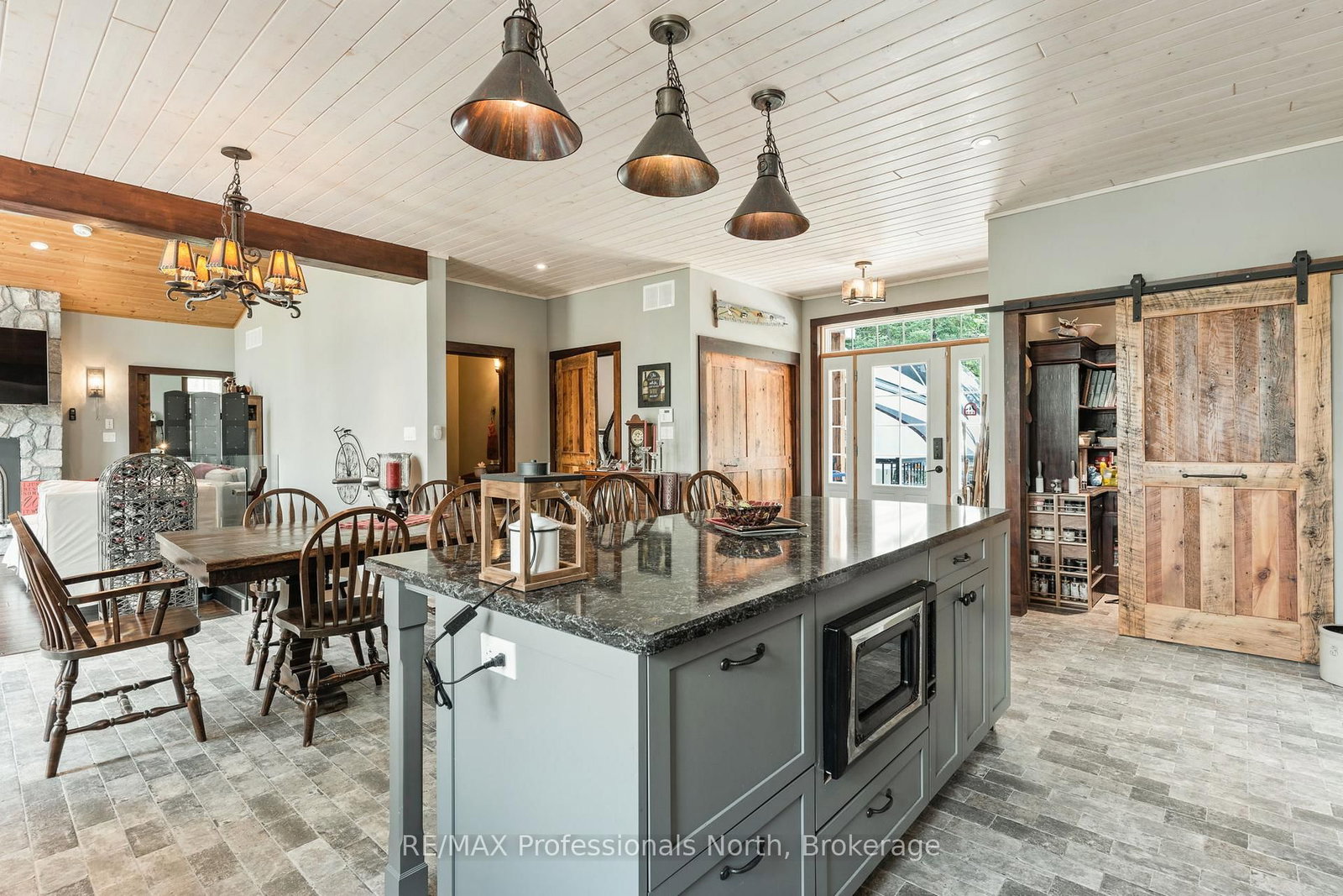 1167 Eagle Lake Road • Dysart et al, ON photo 12