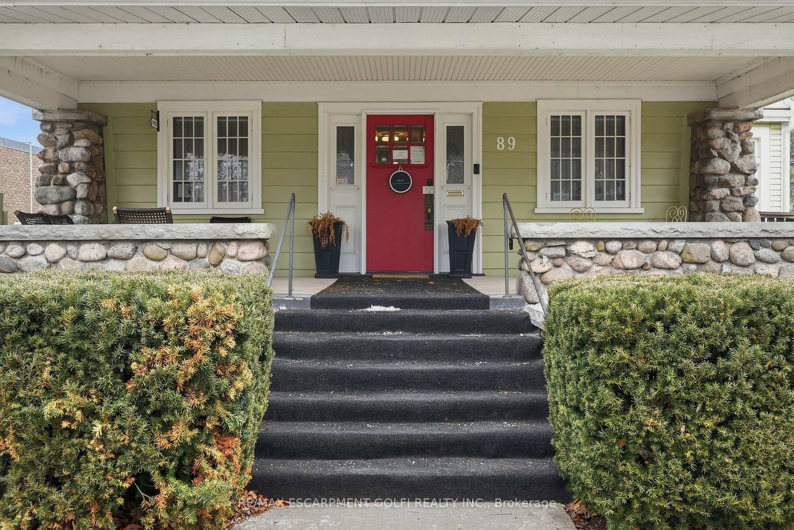 89 MAIN Street E - Photo 3