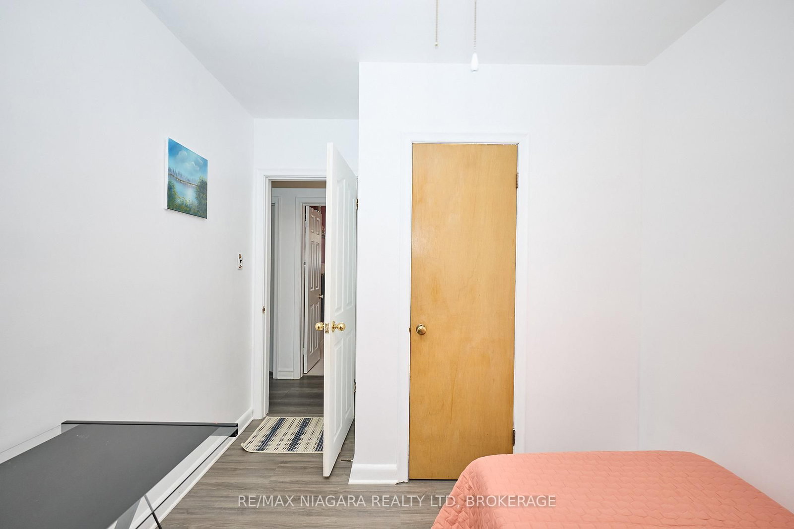 Detached House for sale at 316 Bowen Road, Fort Erie, Ontario, L2A 2Y9 - Central - MLS: X12876032