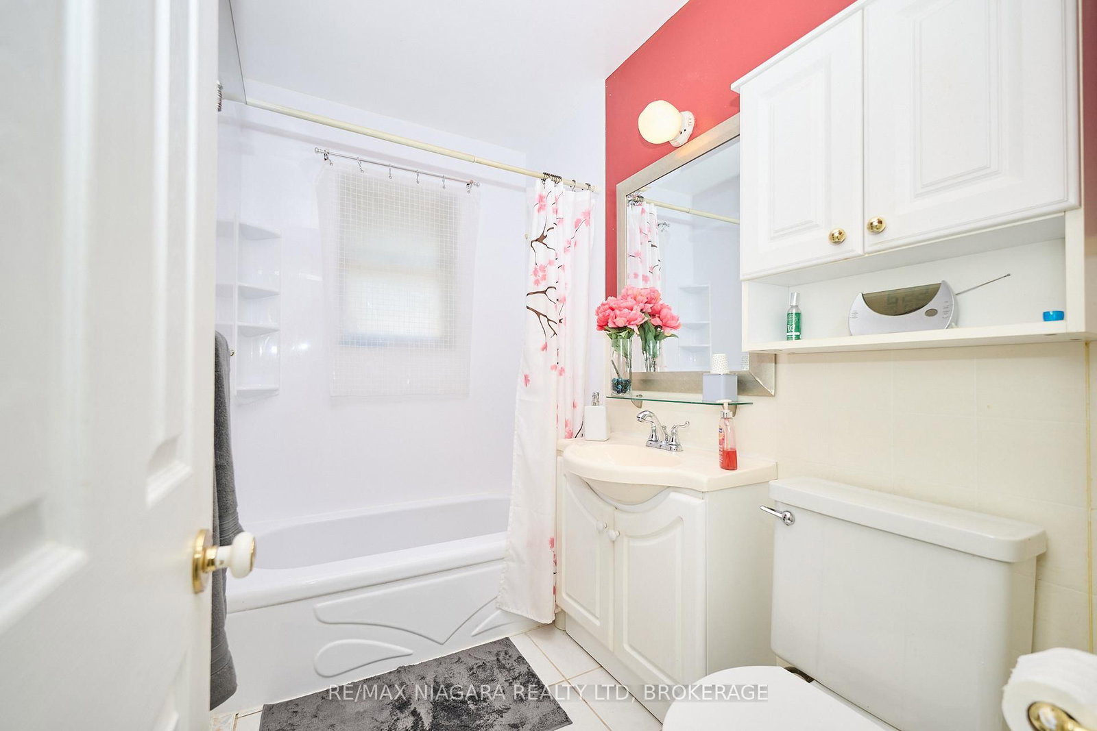 Detached House for sale at 316 Bowen Road, Fort Erie, Ontario, L2A 2Y9 - Central - MLS: X12876032