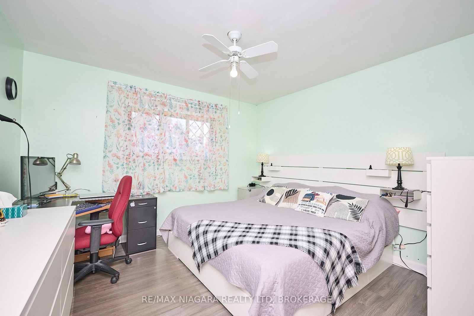 Detached House for sale at 316 Bowen Road, Fort Erie, Ontario, L2A 2Y9 - Central - MLS: X12876032