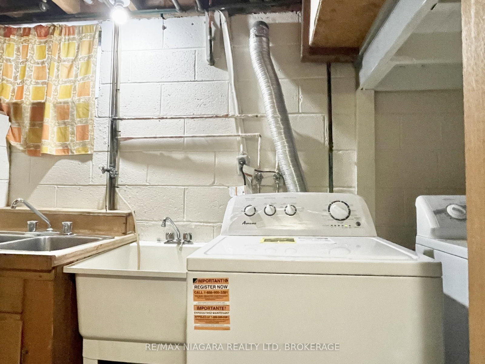 Detached House for sale at 316 Bowen Road, Fort Erie, Ontario, L2A 2Y9 - Central - MLS: X12876032