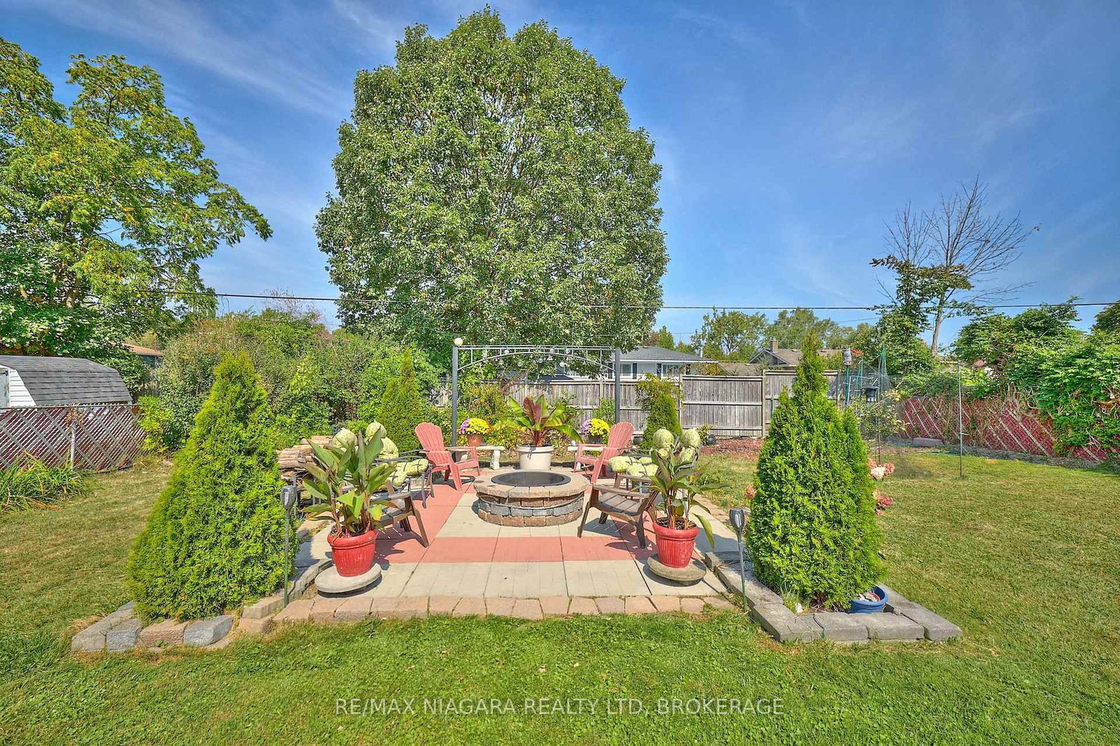 Detached House for sale at 316 Bowen Road, Fort Erie, Ontario, L2A 2Y9 - Central - MLS: X12876032