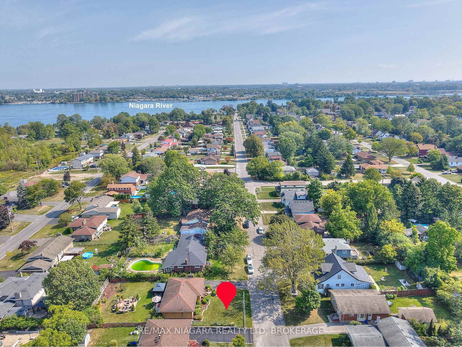 Detached House for sale at 316 Bowen Road, Fort Erie, Ontario, L2A 2Y9 - Central - MLS: X12876032