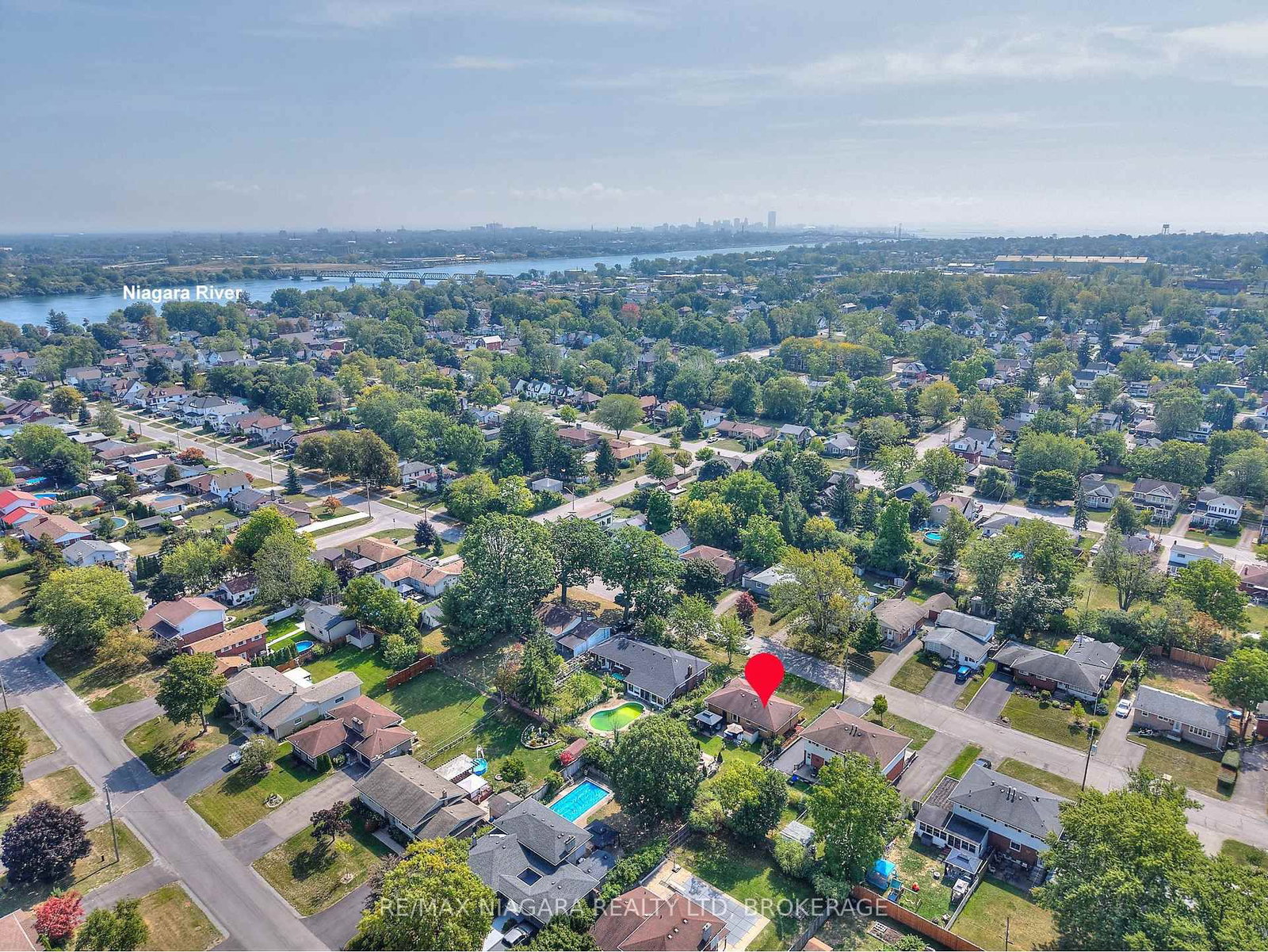 Detached House for sale at 316 Bowen Road, Fort Erie, Ontario, L2A 2Y9 - Central - MLS: X12876032