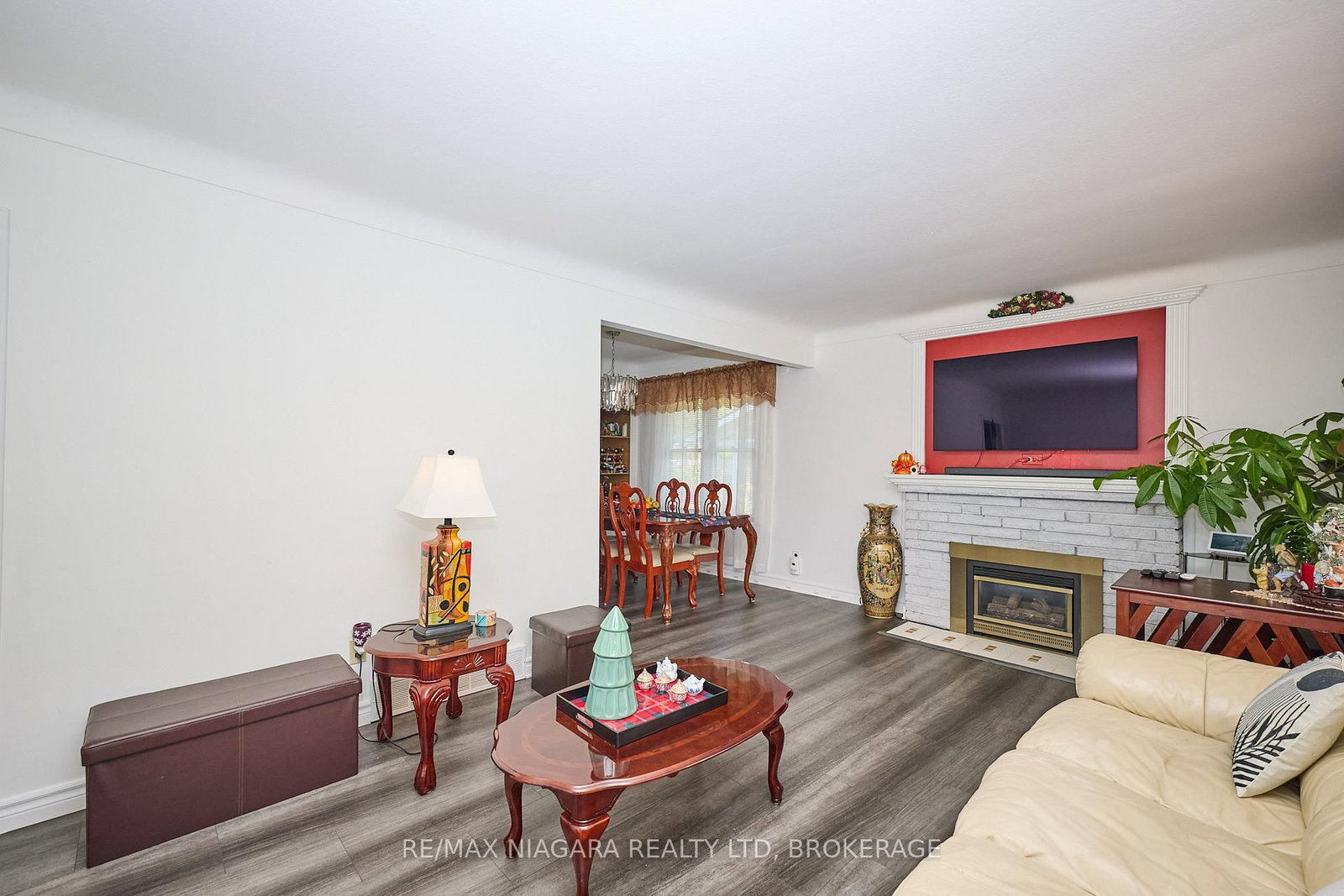 Detached House for sale at 316 Bowen Road, Fort Erie, Ontario, L2A 2Y9 - Central - MLS: X12876032