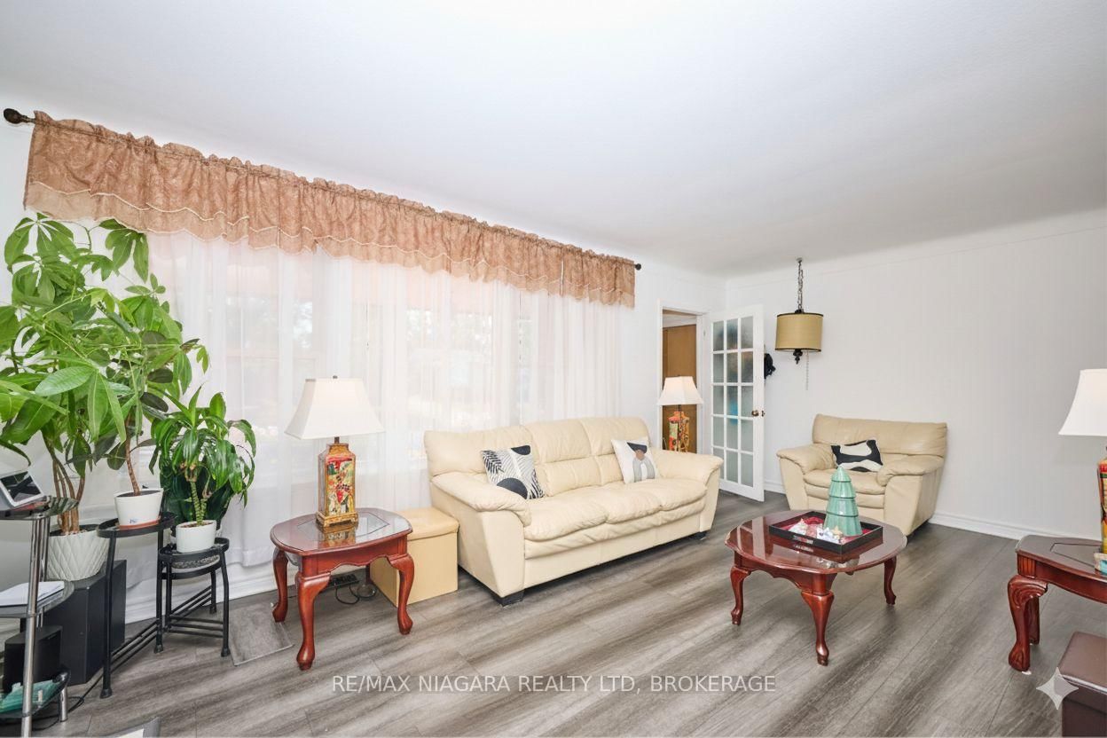 Detached House for sale at 316 Bowen Road, Fort Erie, Ontario, L2A 2Y9 - Central - MLS: X12876032