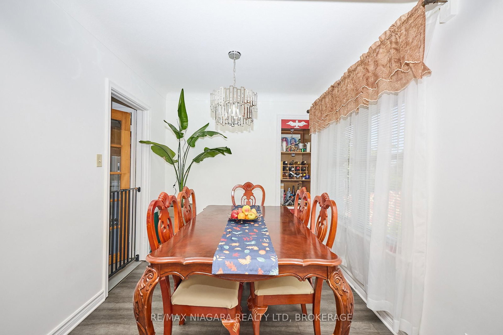 Detached House for sale at 316 Bowen Road, Fort Erie, Ontario, L2A 2Y9 - Central - MLS: X12876032