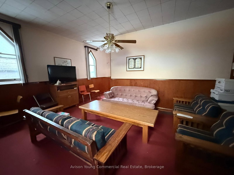 6441 Smithville Rd, West Lincoln, L0R 2A0 | Image 2