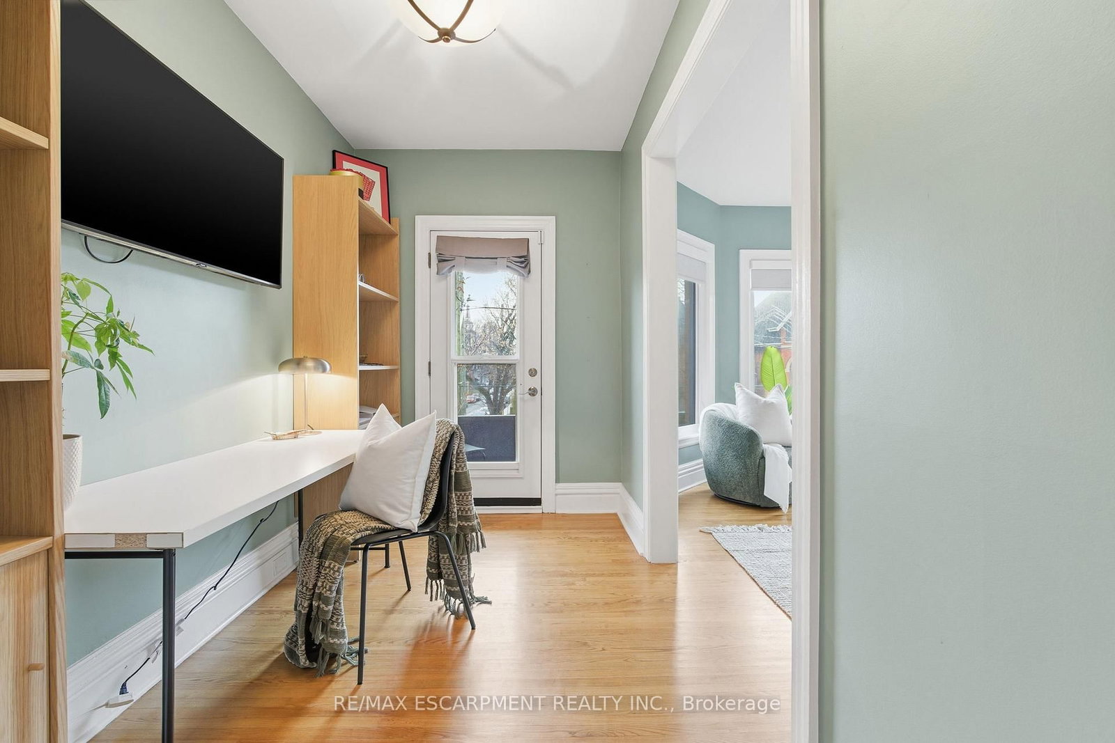 Detached House for sale at 141 Markland Street, Hamilton, Ontario, L8P 2K3 - Durand - MLS: X12876110