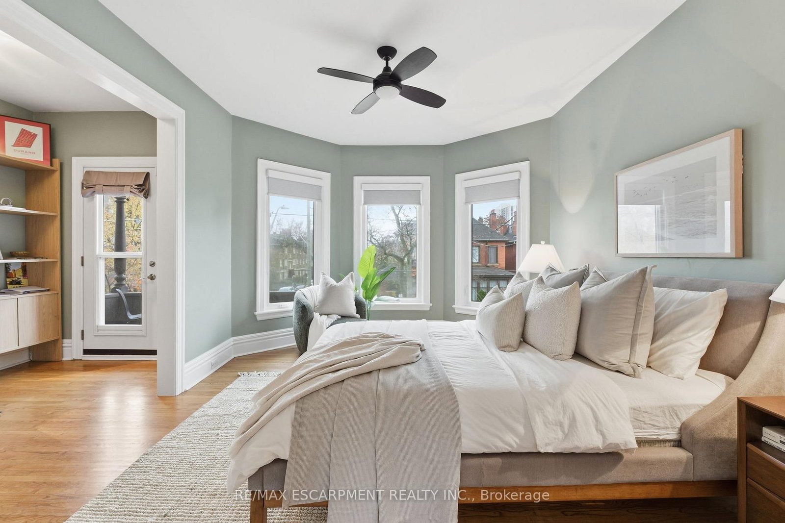 Detached House for sale at 141 Markland Street, Hamilton, Ontario, L8P 2K3 - Durand - MLS: X12876110