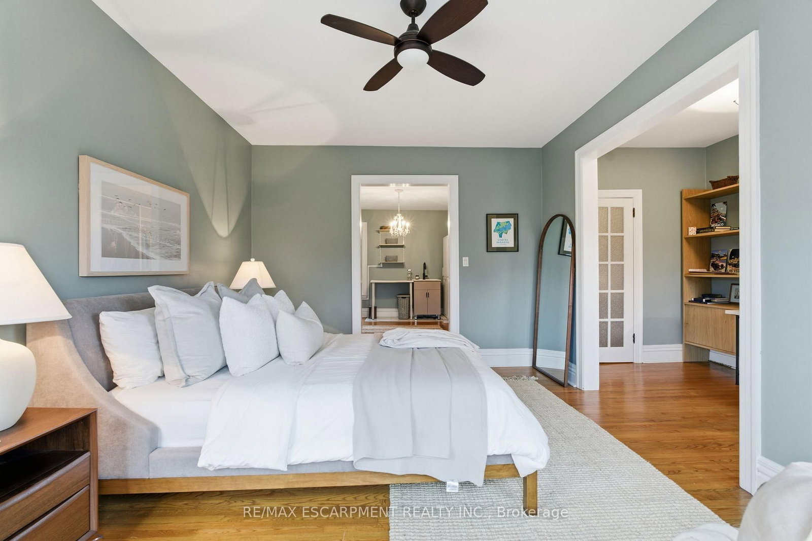 Detached House for sale at 141 Markland Street, Hamilton, Ontario, L8P 2K3 - Durand - MLS: X12876110