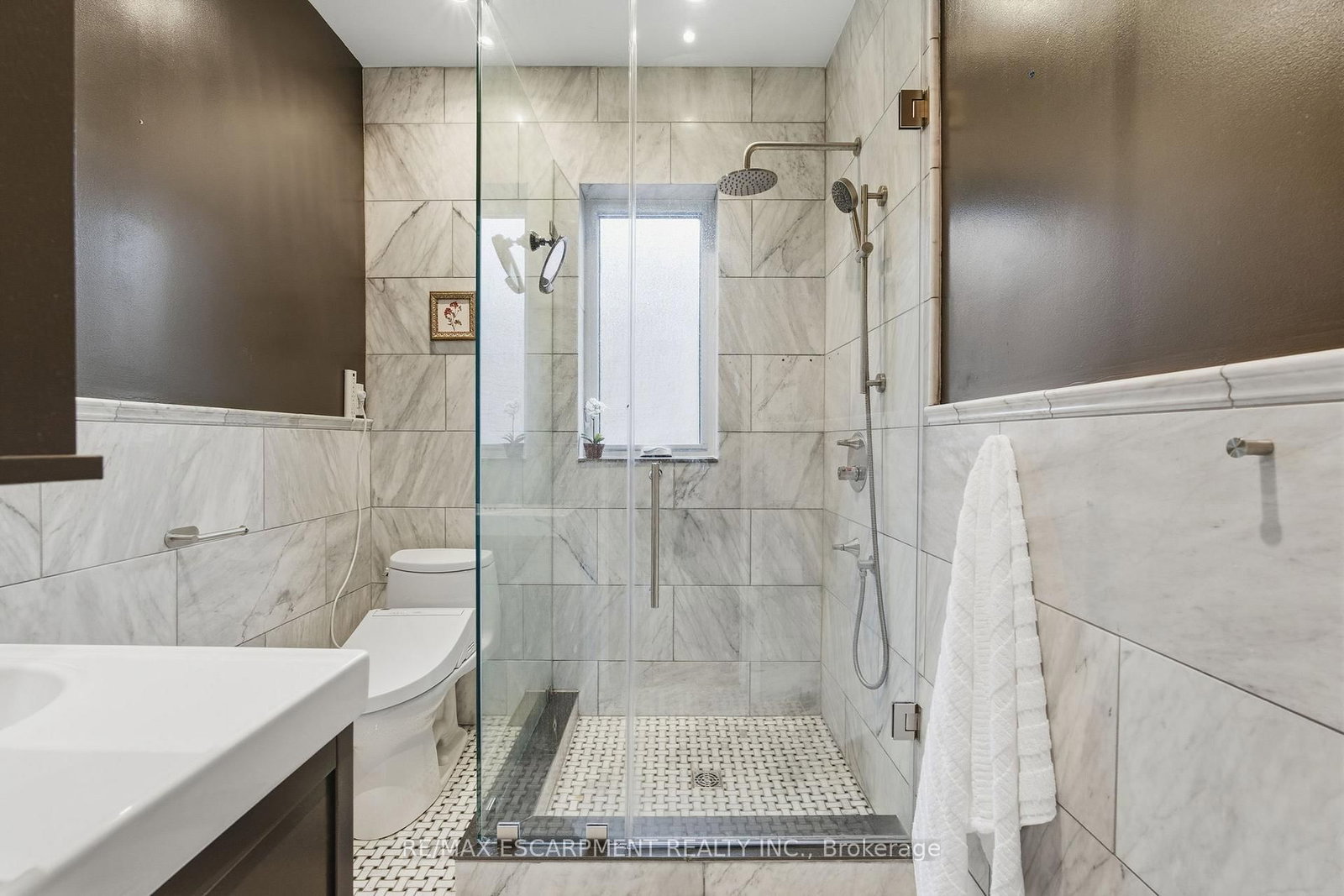 Detached House for sale at 141 Markland Street, Hamilton, Ontario, L8P 2K3 - Durand - MLS: X12876110