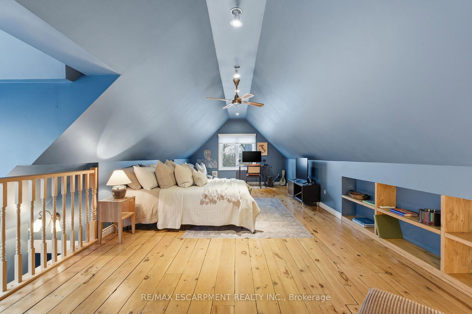 Detached House for sale at 141 Markland Street, Hamilton, Ontario, L8P 2K3 - Durand - MLS: X12876110