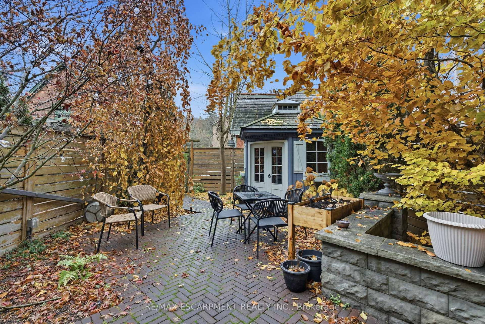 Detached House for sale at 141 Markland Street, Hamilton, Ontario, L8P 2K3 - Durand - MLS: X12876110