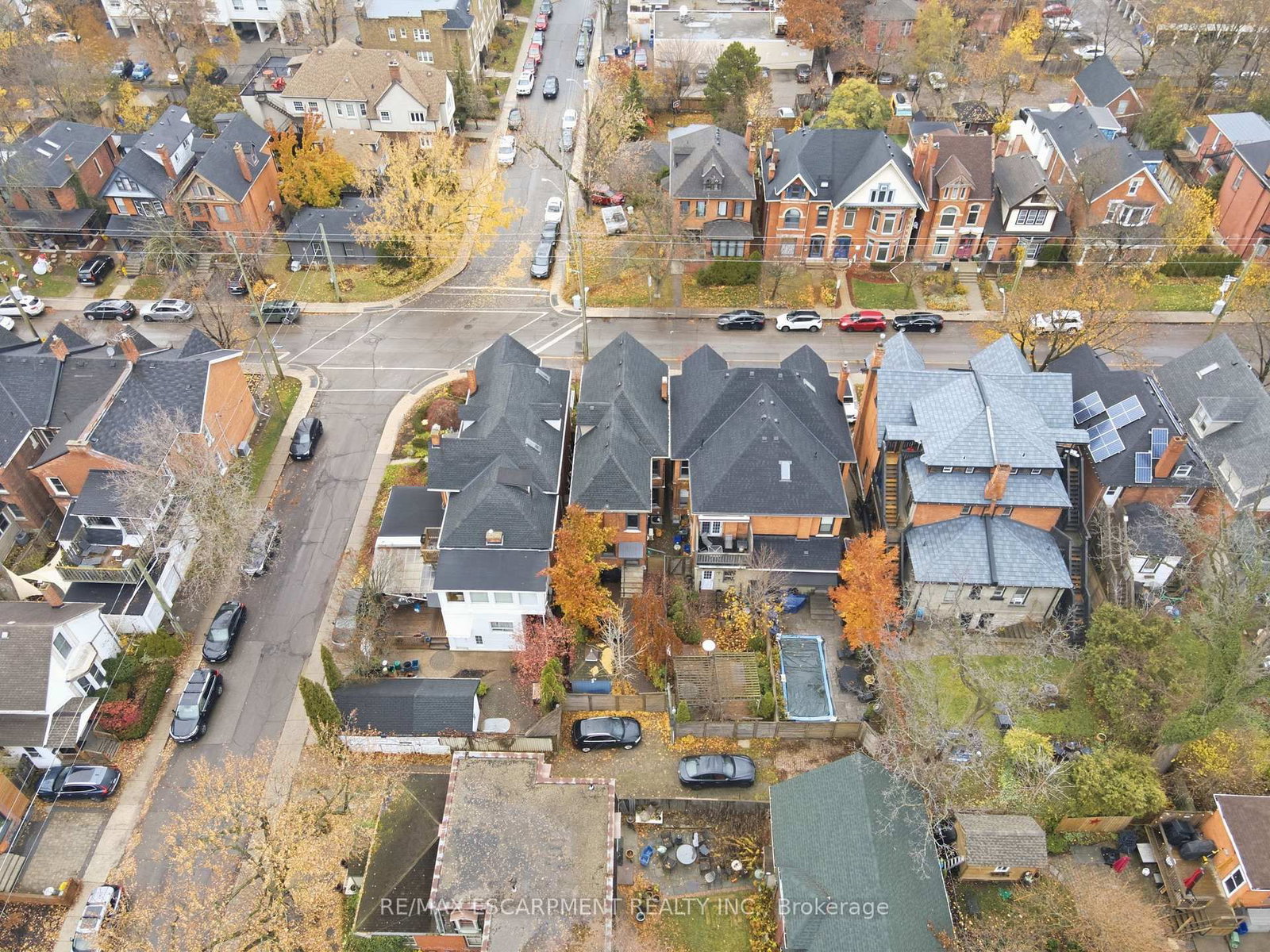 Detached House for sale at 141 Markland Street, Hamilton, Ontario, L8P 2K3 - Durand - MLS: X12876110