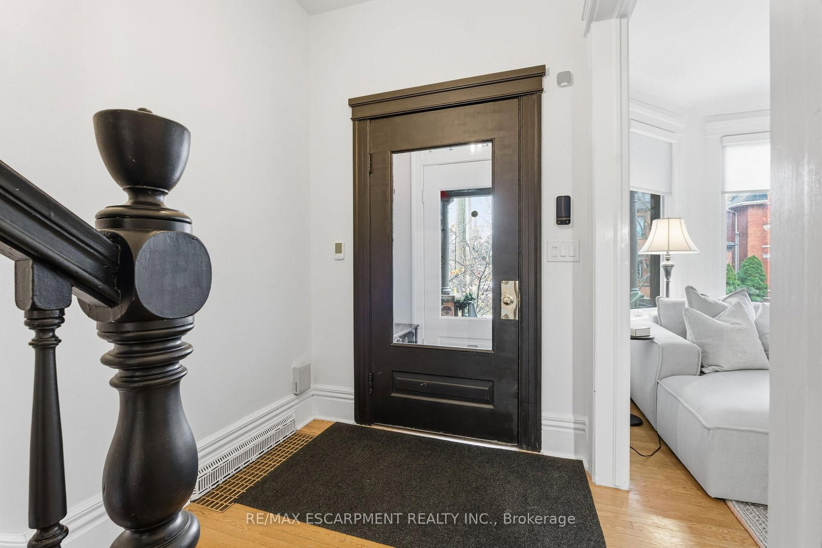 Detached House for sale at 141 Markland Street, Hamilton, Ontario, L8P 2K3 - Durand - MLS: X12876110