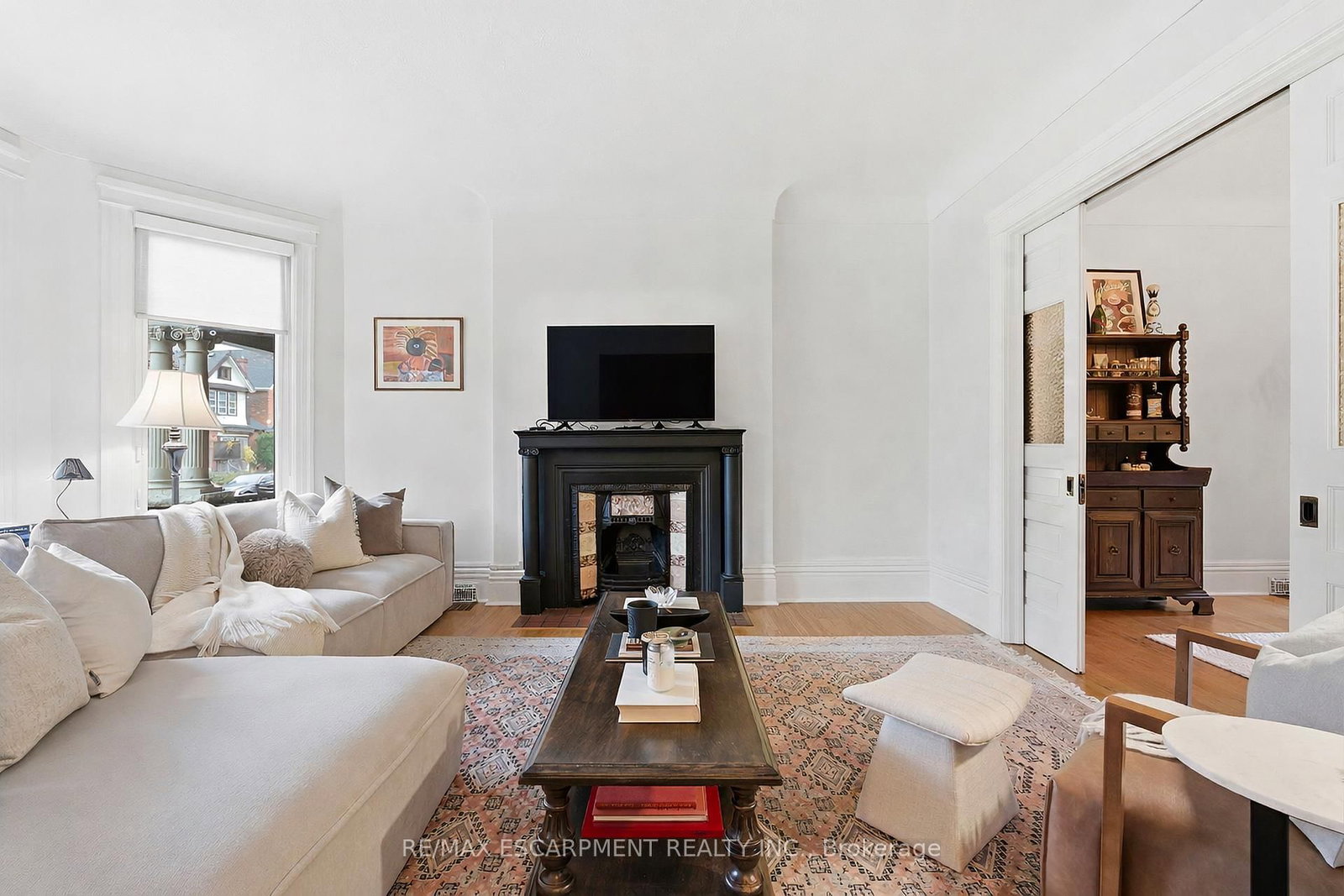 Detached House for sale at 141 Markland Street, Hamilton, Ontario, L8P 2K3 - Durand - MLS: X12876110