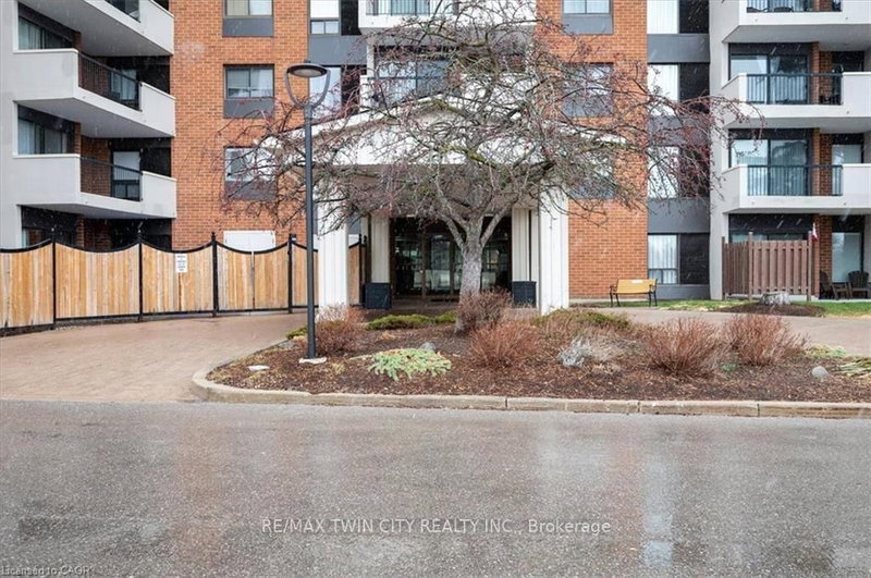 609 - 260 Sheldon Ave N, Kitchener, N2H 6P2 | Image 2