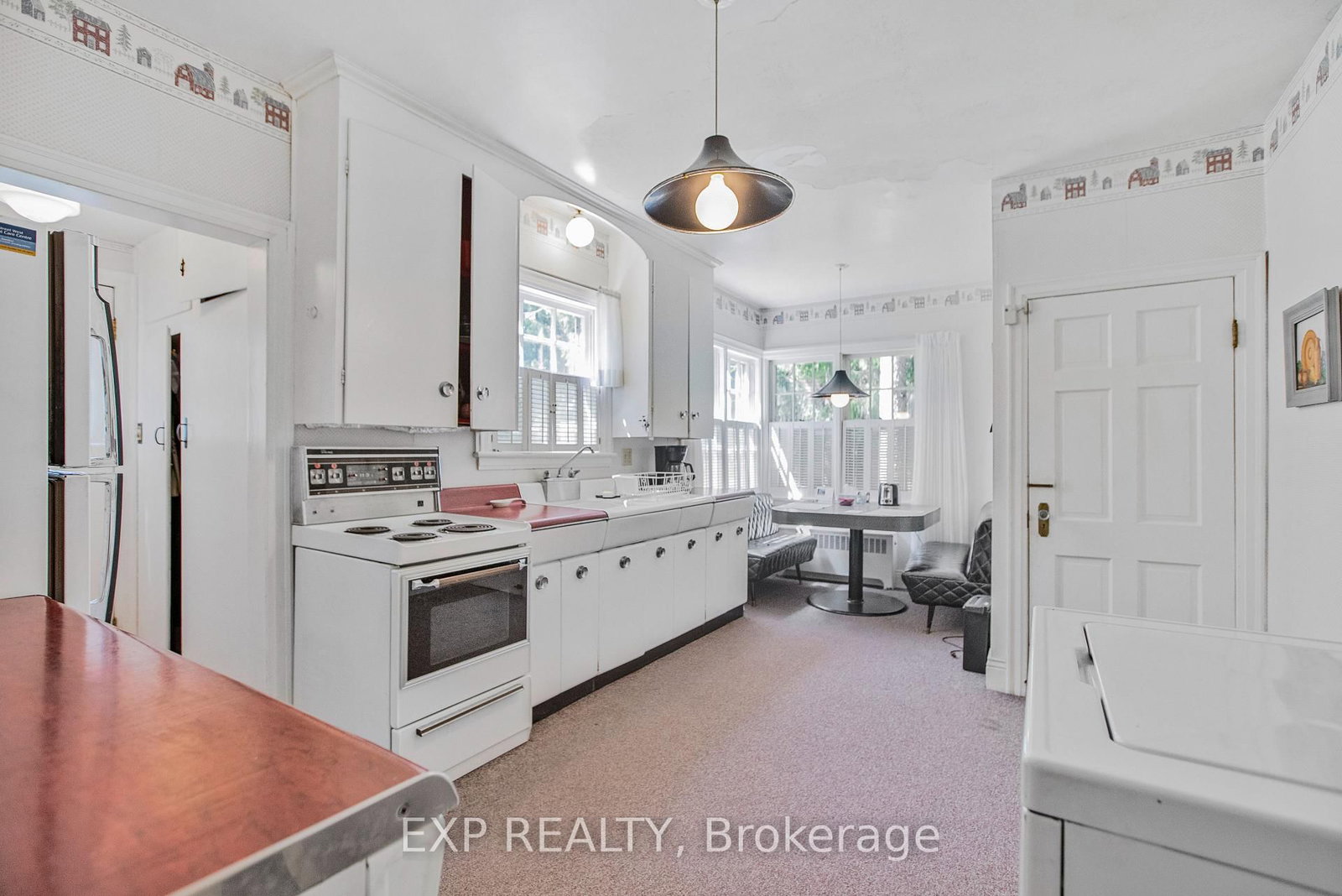 Detached House for sale at 48 Garner Road, Hamilton, Ontario, L9G 3K9 - Rural Ancaster - MLS: X12876414