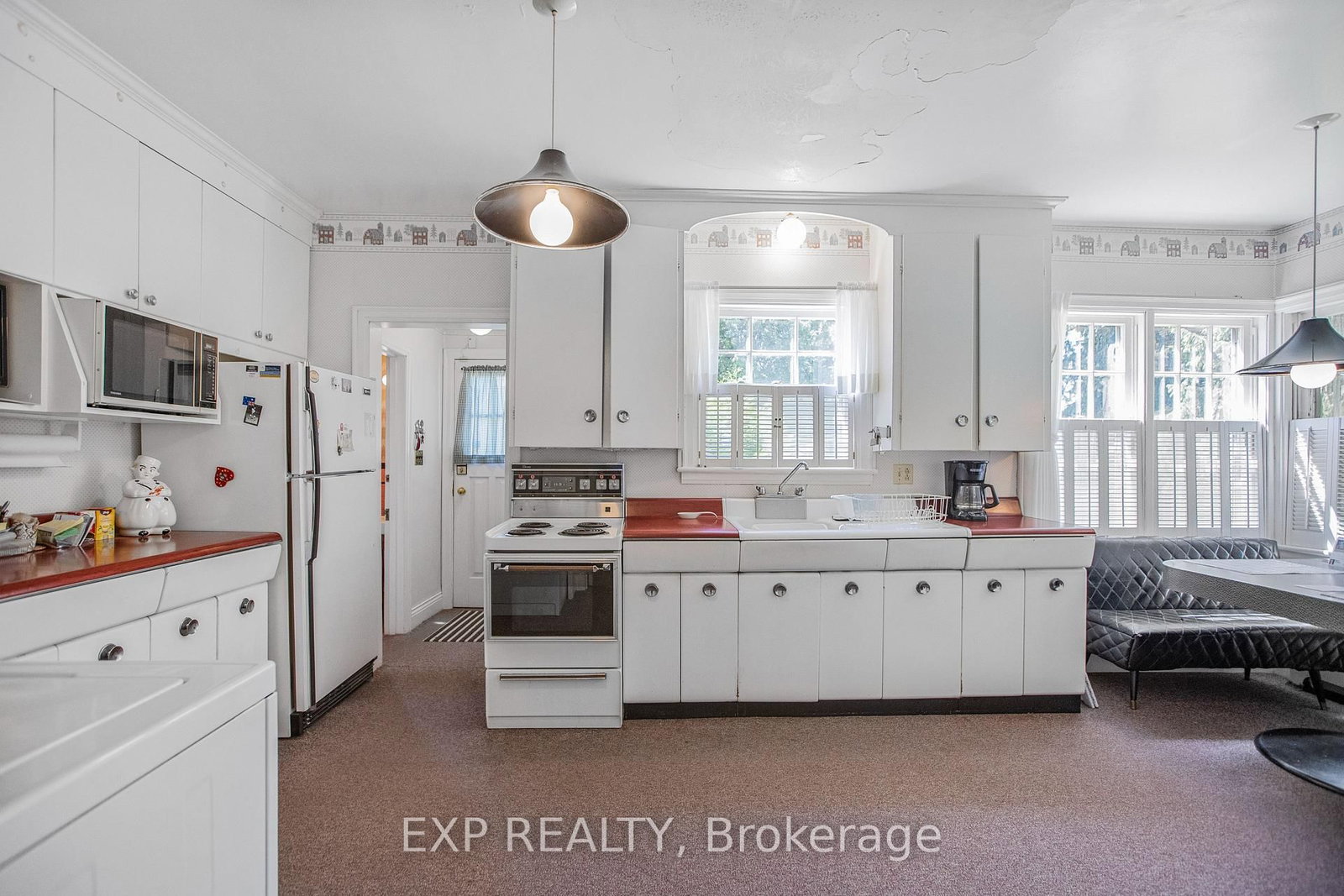 Detached House for sale at 48 Garner Road, Hamilton, Ontario, L9G 3K9 - Rural Ancaster - MLS: X12876414